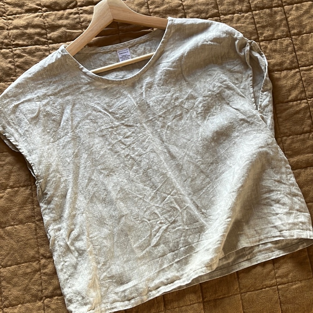 Handmade linen t-shirt